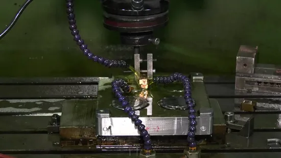 El moldeo por inyección plástico ABS/PC/PA66/POM/TPU/PP/PVC/Pet/HDPE/as/PMMA parte el canal caliente sobre